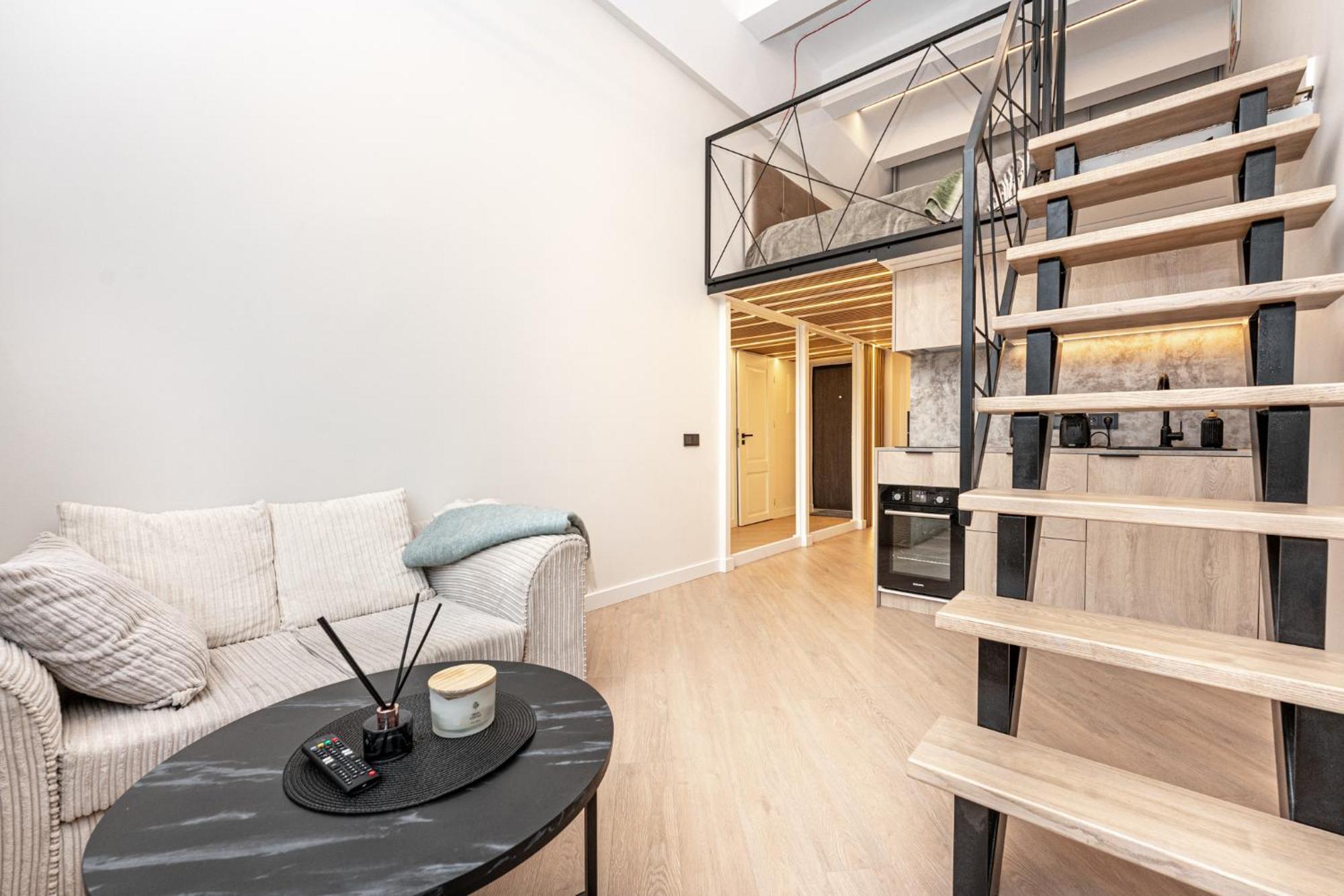 Cozy Loft In Center *
